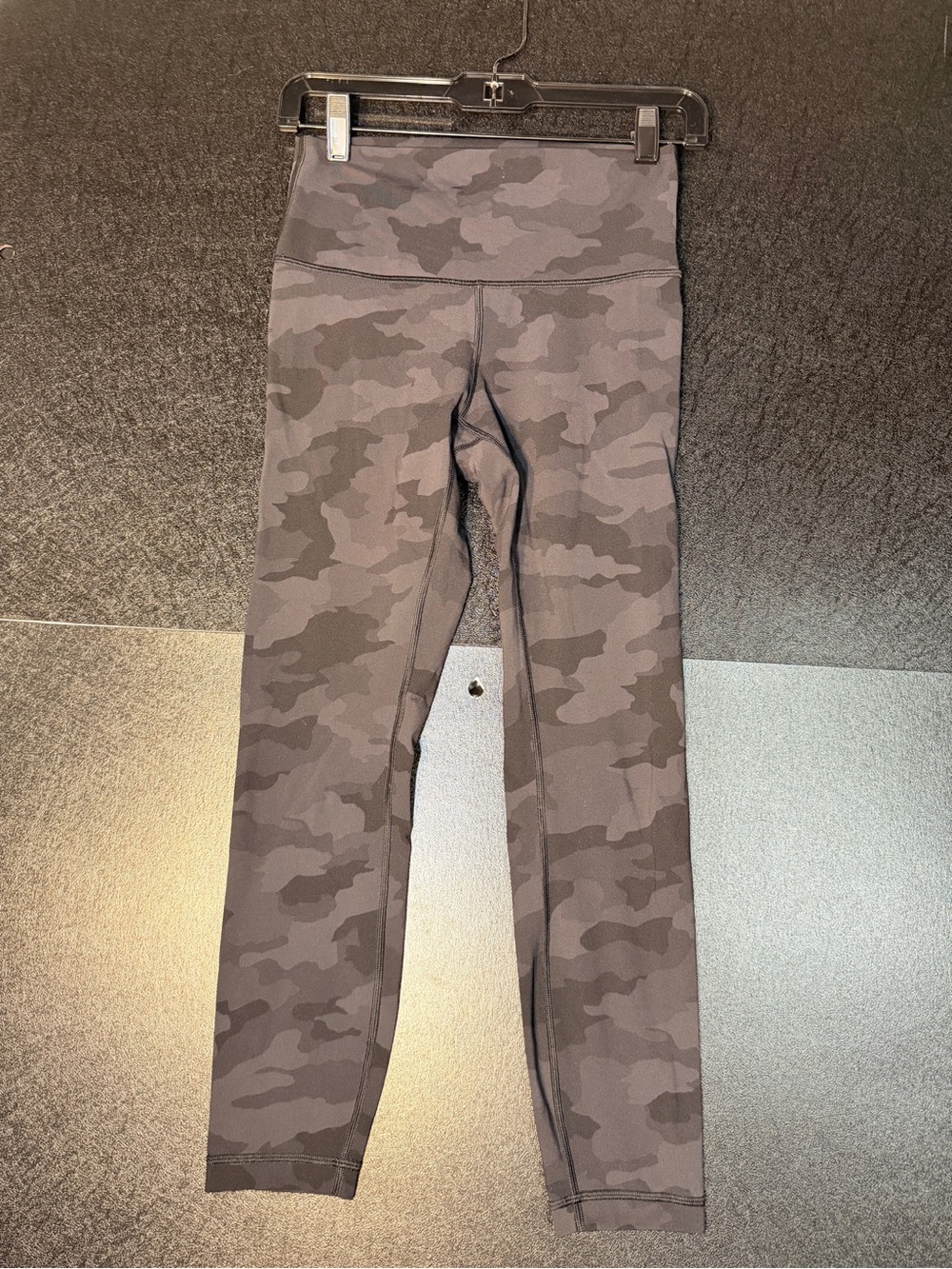 Lululemon Wunder Under High-Rise Tight 25” Size 6 Incognito Camo Multi Leggings